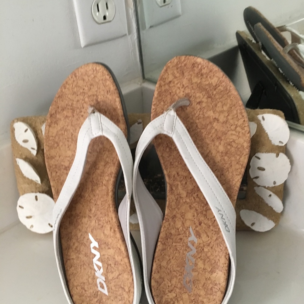 DKNY Easy Wear Sandals